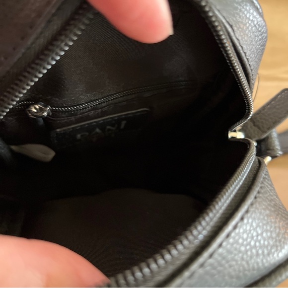 Dani by Danielle Nicole Central Perk crossbody - Picture 4 of 8